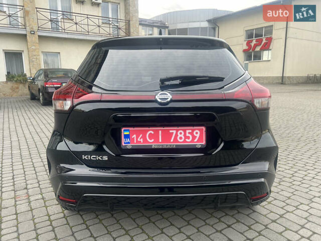 Черный Ниссан Kicks, объемом двигателя 1.6 л и пробегом 28 тыс. км за 14700 $, фото 5 на Automoto.ua