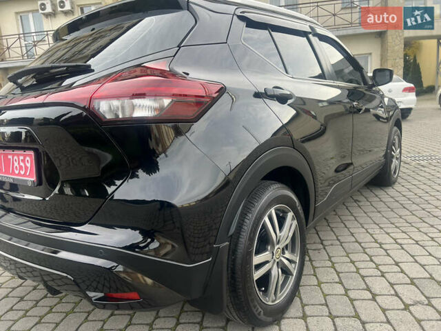 Черный Ниссан Kicks, объемом двигателя 1.6 л и пробегом 28 тыс. км за 14700 $, фото 11 на Automoto.ua