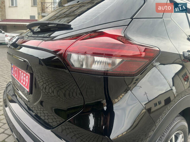 Черный Ниссан Kicks, объемом двигателя 1.6 л и пробегом 28 тыс. км за 14700 $, фото 24 на Automoto.ua