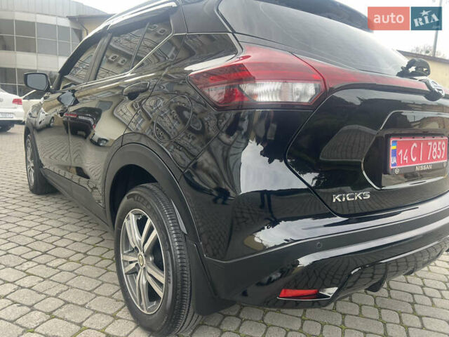 Черный Ниссан Kicks, объемом двигателя 1.6 л и пробегом 28 тыс. км за 14700 $, фото 10 на Automoto.ua