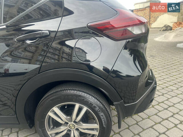 Черный Ниссан Kicks, объемом двигателя 1.6 л и пробегом 28 тыс. км за 14700 $, фото 16 на Automoto.ua