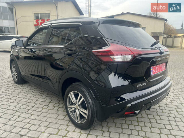 Черный Ниссан Kicks, объемом двигателя 1.6 л и пробегом 28 тыс. км за 14700 $, фото 4 на Automoto.ua