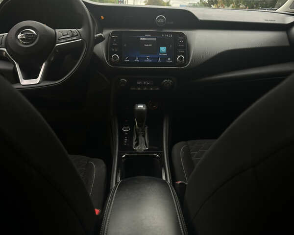 Черный Ниссан Kicks, объемом двигателя 1.6 л и пробегом 156 тыс. км за 15300 $, фото 12 на Automoto.ua