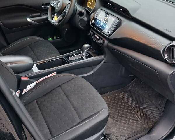 Чорний Ніссан Kicks, об'ємом двигуна 1.6 л та пробігом 95 тис. км за 17111 $, фото 7 на Automoto.ua