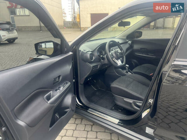 Черный Ниссан Kicks, объемом двигателя 1.6 л и пробегом 28 тыс. км за 14700 $, фото 25 на Automoto.ua