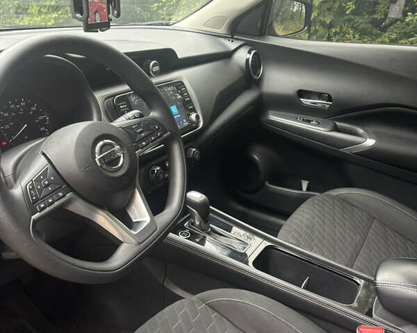 Черный Ниссан Kicks, объемом двигателя 1.6 л и пробегом 156 тыс. км за 15300 $, фото 6 на Automoto.ua