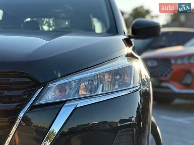 Черный Ниссан Kicks, объемом двигателя 1.6 л и пробегом 24 тыс. км за 15990 $, фото 3 на Automoto.ua