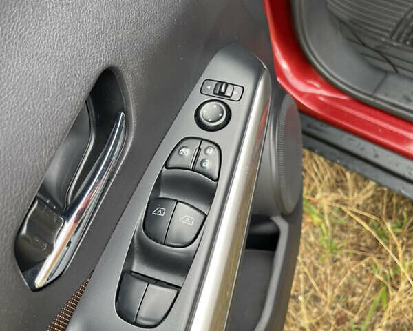 Красный Ниссан Kicks, объемом двигателя 1.6 л и пробегом 51 тыс. км за 16500 $, фото 13 на Automoto.ua