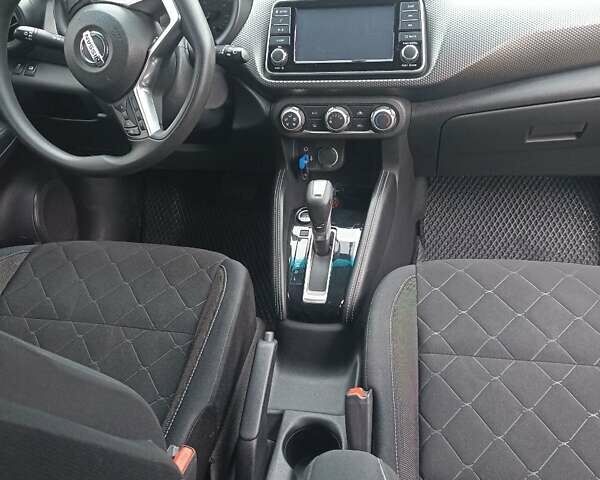 Серый Ниссан Kicks, объемом двигателя 1.6 л и пробегом 43 тыс. км за 14000 $, фото 7 на Automoto.ua