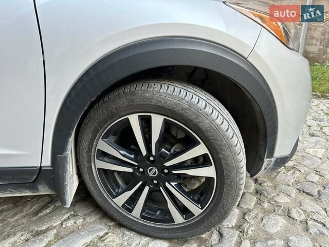 Серый Ниссан Kicks, объемом двигателя 1.6 л и пробегом 45 тыс. км за 16000 $, фото 10 на Automoto.ua