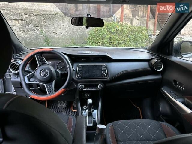 Серый Ниссан Kicks, объемом двигателя 1.6 л и пробегом 45 тыс. км за 16000 $, фото 12 на Automoto.ua