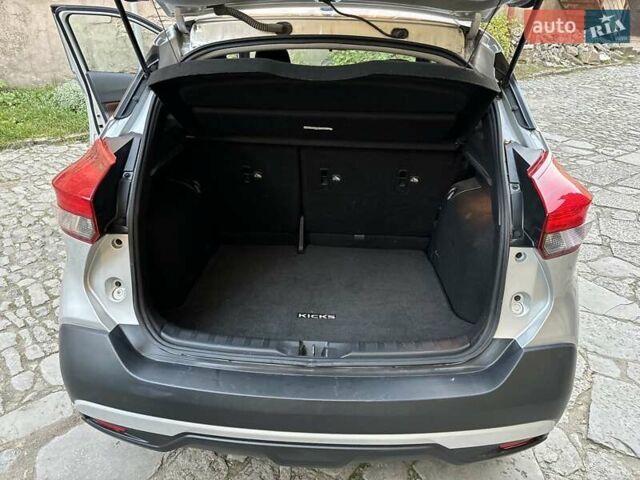 Серый Ниссан Kicks, объемом двигателя 1.6 л и пробегом 45 тыс. км за 16000 $, фото 16 на Automoto.ua