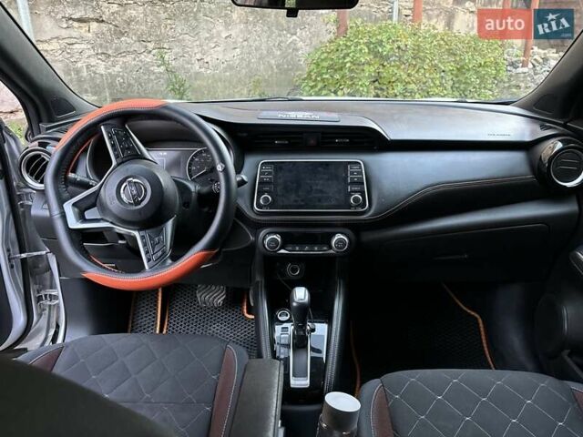 Серый Ниссан Kicks, объемом двигателя 1.6 л и пробегом 45 тыс. км за 16000 $, фото 14 на Automoto.ua