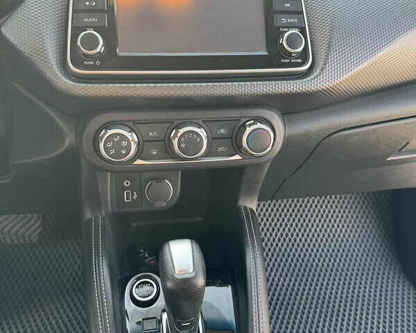 Серый Ниссан Kicks, объемом двигателя 1.6 л и пробегом 72 тыс. км за 14300 $, фото 34 на Automoto.ua