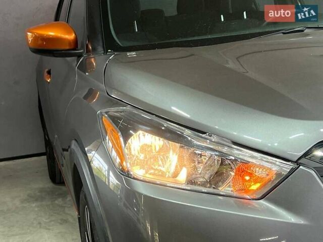 Серый Ниссан Kicks, объемом двигателя 1.6 л и пробегом 138 тыс. км за 13899 $, фото 3 на Automoto.ua