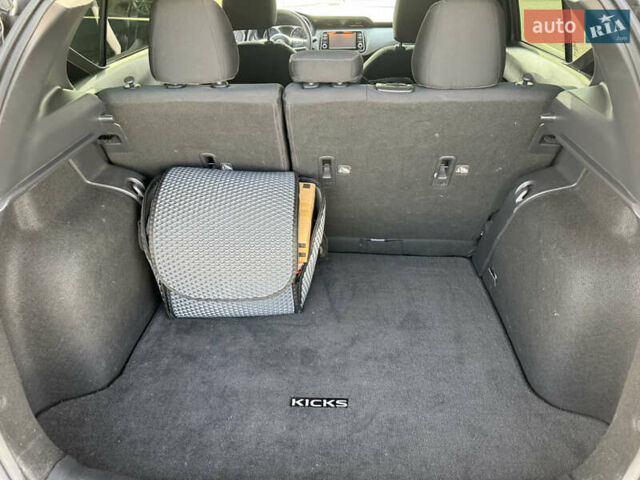 Серый Ниссан Kicks, объемом двигателя 1.6 л и пробегом 72 тыс. км за 14300 $, фото 14 на Automoto.ua