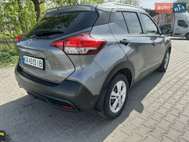 Серый Ниссан Kicks, объемом двигателя 1.6 л и пробегом 72 тыс. км за 14300 $, фото 10 на Automoto.ua