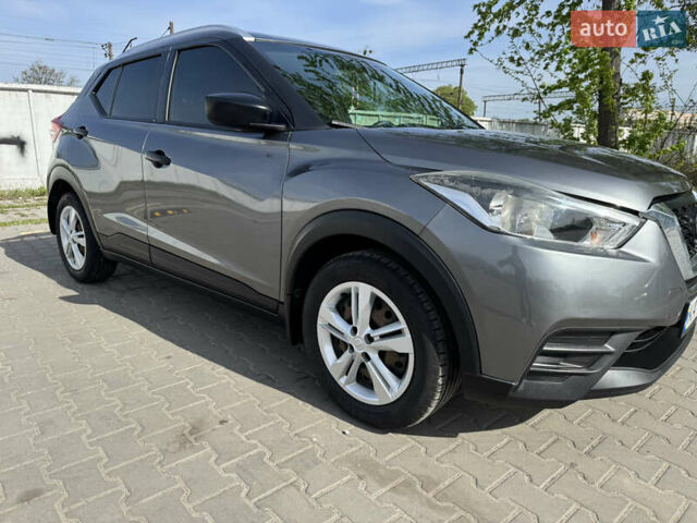 Серый Ниссан Kicks, объемом двигателя 1.6 л и пробегом 72 тыс. км за 14300 $, фото 3 на Automoto.ua