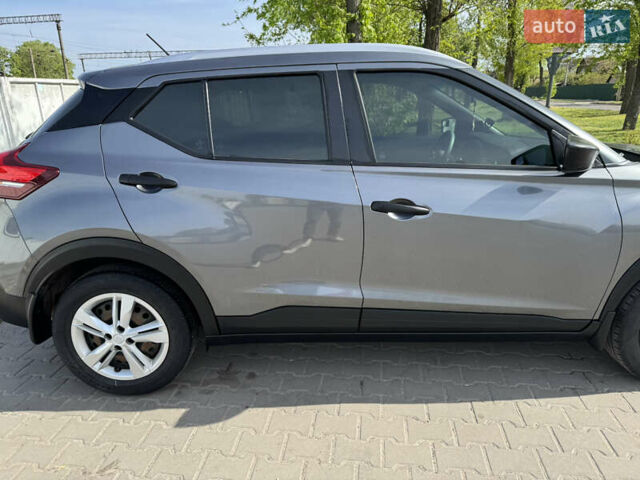 Серый Ниссан Kicks, объемом двигателя 1.6 л и пробегом 72 тыс. км за 14300 $, фото 9 на Automoto.ua
