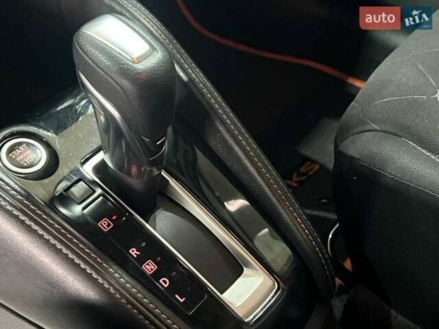 Серый Ниссан Kicks, объемом двигателя 1.6 л и пробегом 138 тыс. км за 13899 $, фото 13 на Automoto.ua