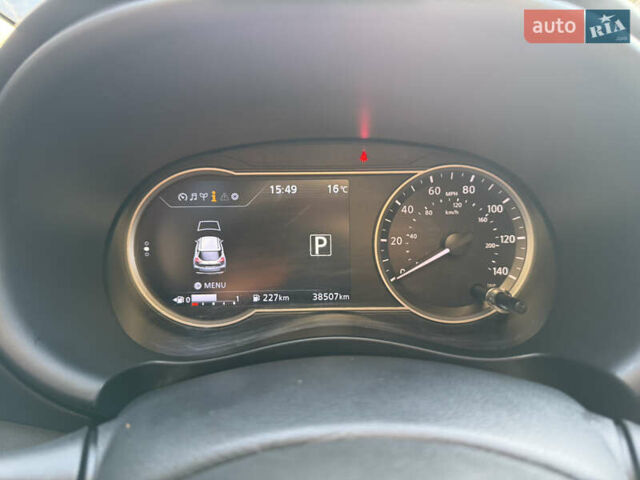 Серый Ниссан Kicks, объемом двигателя 1.6 л и пробегом 38 тыс. км за 14000 $, фото 7 на Automoto.ua