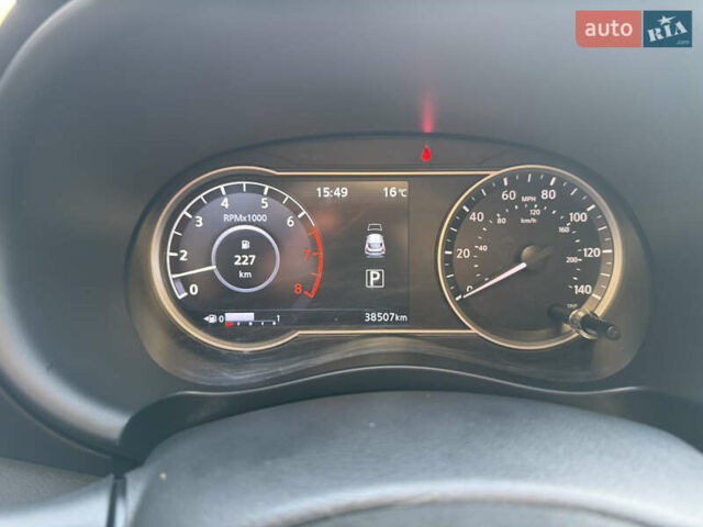 Серый Ниссан Kicks, объемом двигателя 1.6 л и пробегом 38 тыс. км за 14000 $, фото 8 на Automoto.ua