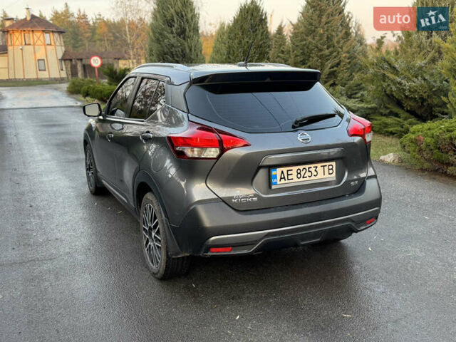 Серый Ниссан Kicks, объемом двигателя 1.6 л и пробегом 38 тыс. км за 14000 $, фото 4 на Automoto.ua
