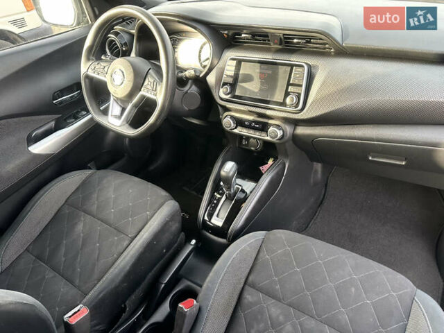 Сірий Ніссан Kicks, об'ємом двигуна 1.6 л та пробігом 221 тис. км за 11999 $, фото 12 на Automoto.ua