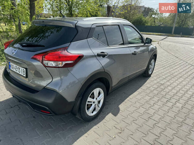 Серый Ниссан Kicks, объемом двигателя 1.6 л и пробегом 72 тыс. км за 14300 $, фото 6 на Automoto.ua