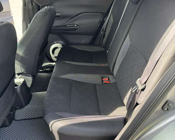 Серый Ниссан Kicks, объемом двигателя 1.6 л и пробегом 72 тыс. км за 14300 $, фото 24 на Automoto.ua