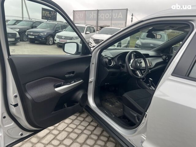 Серый Ниссан Kicks, объемом двигателя 1.6 л и пробегом 85 тыс. км за 14590 $, фото 17 на Automoto.ua