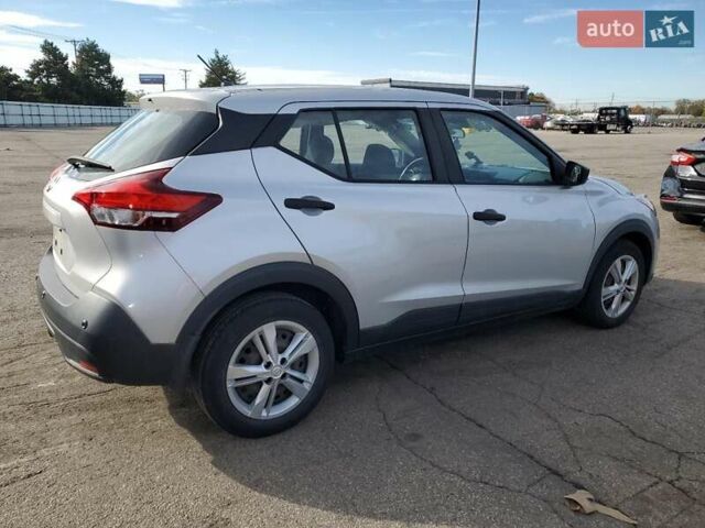 Серый Ниссан Kicks, объемом двигателя 1.6 л и пробегом 81 тыс. км за 3000 $, фото 2 на Automoto.ua