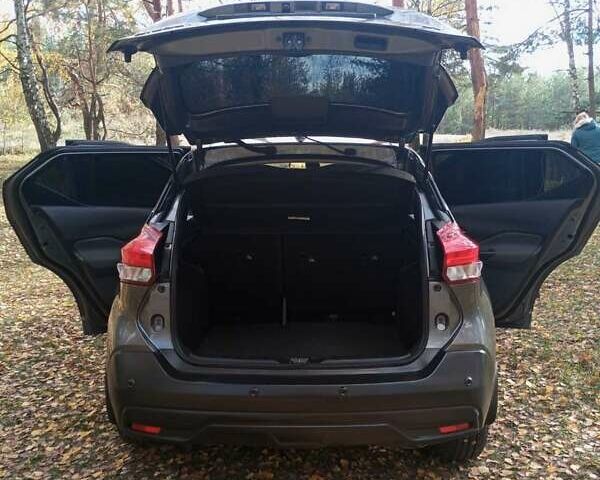 Серый Ниссан Kicks, объемом двигателя 1.6 л и пробегом 110 тыс. км за 14300 $, фото 55 на Automoto.ua