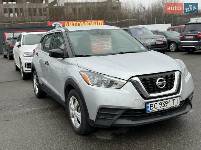 Серый Ниссан Kicks, объемом двигателя 1.6 л и пробегом 155 тыс. км за 12200 $, фото 3 на Automoto.ua