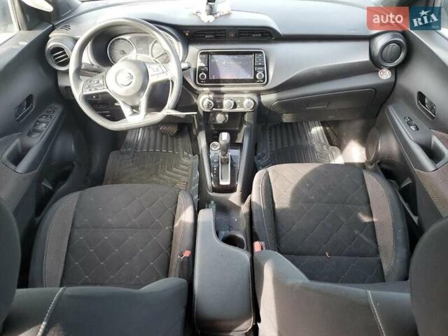 Серый Ниссан Kicks, объемом двигателя 1.6 л и пробегом 81 тыс. км за 3000 $, фото 7 на Automoto.ua