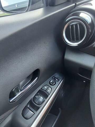 Серый Ниссан Kicks, объемом двигателя 1.6 л и пробегом 33 тыс. км за 14499 $, фото 19 на Automoto.ua