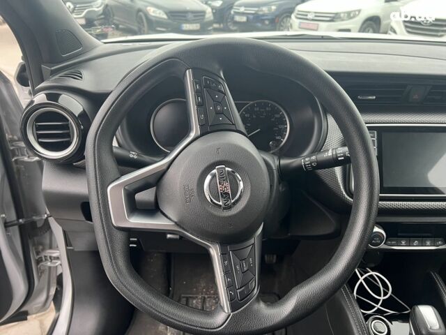 Серый Ниссан Kicks, объемом двигателя 1.6 л и пробегом 85 тыс. км за 14590 $, фото 22 на Automoto.ua