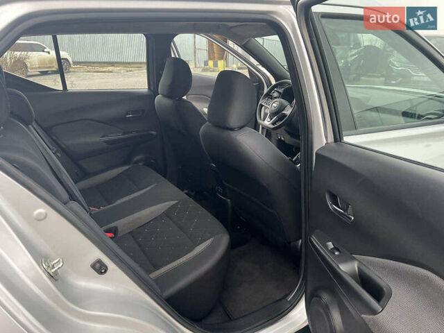 Серый Ниссан Kicks, объемом двигателя 1.6 л и пробегом 85 тыс. км за 14590 $, фото 32 на Automoto.ua