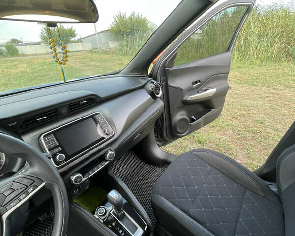 Серый Ниссан Kicks, объемом двигателя 1.6 л и пробегом 90 тыс. км за 15500 $, фото 17 на Automoto.ua