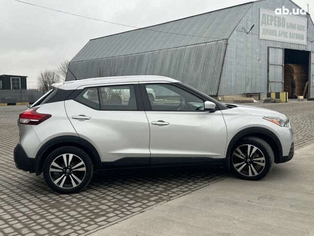 Серый Ниссан Kicks, объемом двигателя 1.6 л и пробегом 85 тыс. км за 14590 $, фото 11 на Automoto.ua