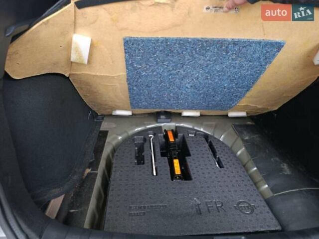Серый Ниссан Kicks, объемом двигателя 1.6 л и пробегом 110 тыс. км за 14300 $, фото 9 на Automoto.ua