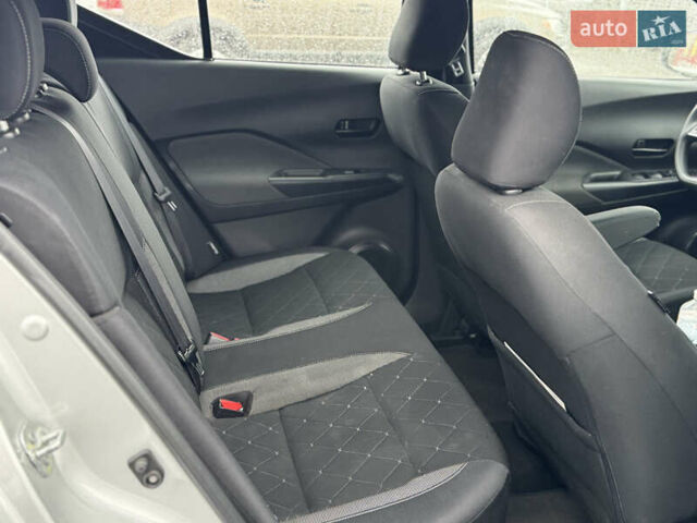 Серый Ниссан Kicks, объемом двигателя 1.6 л и пробегом 155 тыс. км за 12200 $, фото 16 на Automoto.ua