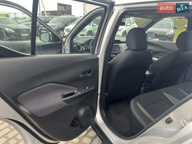 Серый Ниссан Kicks, объемом двигателя 1.6 л и пробегом 85 тыс. км за 14590 $, фото 28 на Automoto.ua