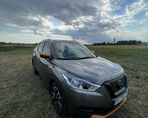 Серый Ниссан Kicks, объемом двигателя 1.6 л и пробегом 90 тыс. км за 15500 $, фото 6 на Automoto.ua