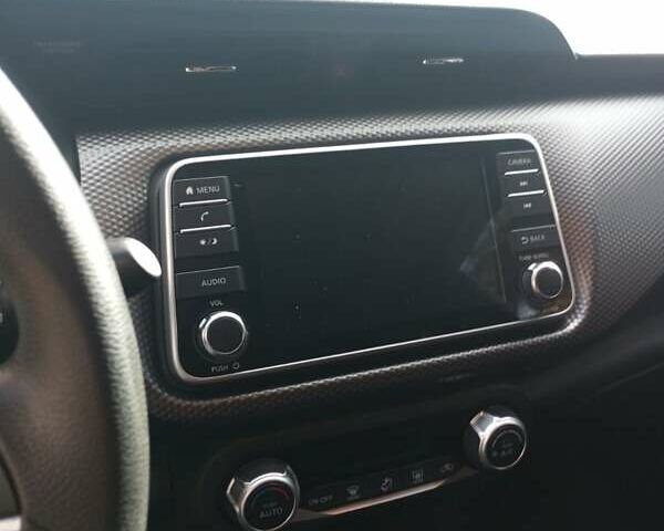 Серый Ниссан Kicks, объемом двигателя 1.6 л и пробегом 110 тыс. км за 14300 $, фото 13 на Automoto.ua