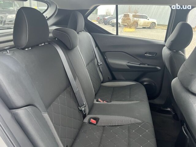 Серый Ниссан Kicks, объемом двигателя 1.6 л и пробегом 85 тыс. км за 14590 $, фото 33 на Automoto.ua