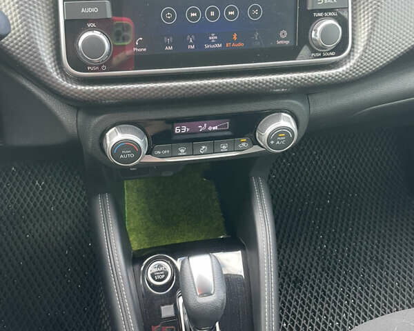 Серый Ниссан Kicks, объемом двигателя 1.6 л и пробегом 90 тыс. км за 15500 $, фото 13 на Automoto.ua