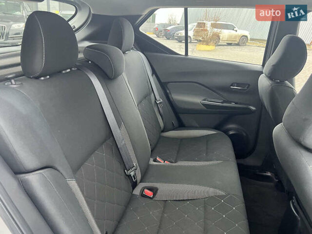 Серый Ниссан Kicks, объемом двигателя 1.6 л и пробегом 85 тыс. км за 14590 $, фото 33 на Automoto.ua