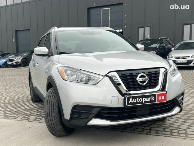 Серый Ниссан Kicks, объемом двигателя 1.6 л и пробегом 85 тыс. км за 14590 $, фото 14 на Automoto.ua