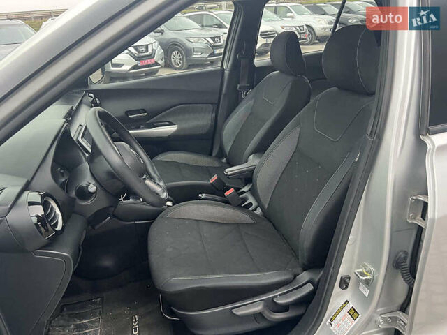 Серый Ниссан Kicks, объемом двигателя 1.6 л и пробегом 85 тыс. км за 14590 $, фото 18 на Automoto.ua